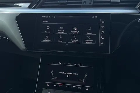 RK73MLV Audi Q8 e-tron Sport 55 e-tron quattro 300,00 kW Thumbnail #41