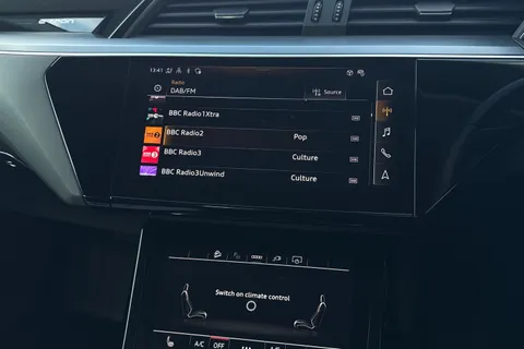 RK73MLV Audi Q8 e-tron Sport 55 e-tron quattro 300,00 kW Thumbnail #44