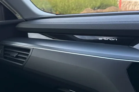 RK73MLV Audi Q8 e-tron Sport 55 e-tron quattro 300,00 kW Thumbnail #55