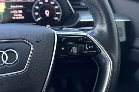 RK73MLV Audi Q8 e-tron Sport 55 e-tron quattro 300,00 kW Thumbnail #57