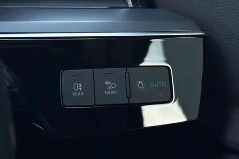 RK73MLV Audi Q8 e-tron Sport 55 e-tron quattro 300,00 kW Thumbnail #61