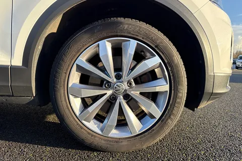 ML18OFZ Volkswagen T-Roc 1.5 TSI EVO Design Euro 6 (s/s) 5dr Thumbnail #7