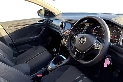 ML18OFZ Volkswagen T-Roc 1.5 TSI EVO Design Euro 6 (s/s) 5dr Thumbnail #8