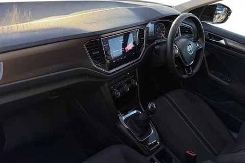 ML18OFZ Volkswagen T-Roc 1.5 TSI EVO Design Euro 6 (s/s) 5dr Thumbnail #9