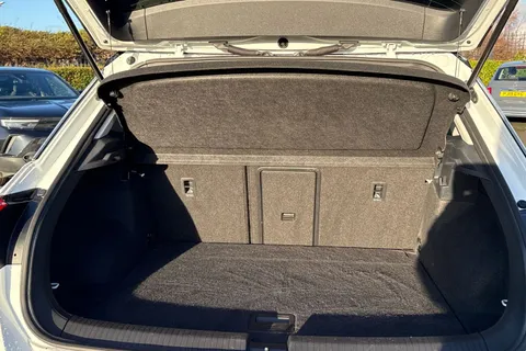 ML18OFZ Volkswagen T-Roc 1.5 TSI EVO Design Euro 6 (s/s) 5dr Thumbnail #10