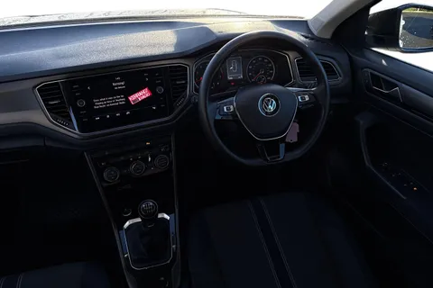 ML18OFZ Volkswagen T-Roc 1.5 TSI EVO Design Euro 6 (s/s) 5dr Thumbnail #13