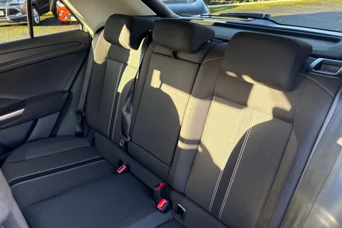 ML18OFZ Volkswagen T-Roc 1.5 TSI EVO Design Euro 6 (s/s) 5dr Thumbnail #14