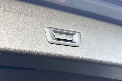 LB21FLH BMW X1 1.5 18i xLine sDrive Euro 6 (s/s) 5dr Thumbnail #29