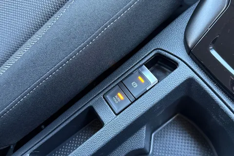 ML18OFZ Volkswagen T-Roc 1.5 TSI EVO Design Euro 6 (s/s) 5dr Thumbnail #56