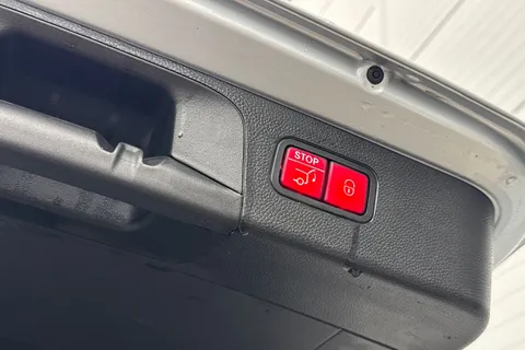 YT66MBO Mercedes-Benz Glc GLC 250d 4Matic AMG Line Premium 5dr 9G-Tronic Thumbnail #36