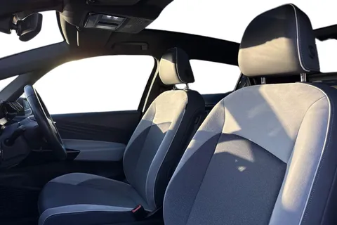 FH71KJX Volkswagen ID.3 150kW Family Pro Performance 58kWh 5dr Auto Thumbnail #16