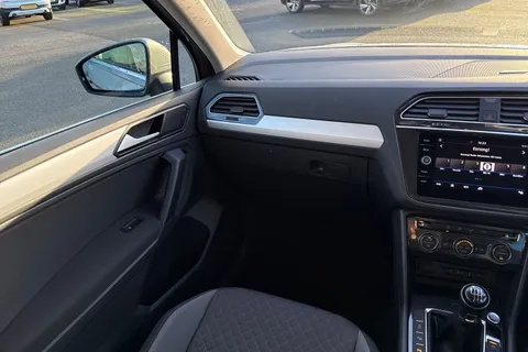 MT69PNO Volkswagen Tiguan 1.5 TSI EVO Match Euro 6 (s/s) 5dr Thumbnail #20