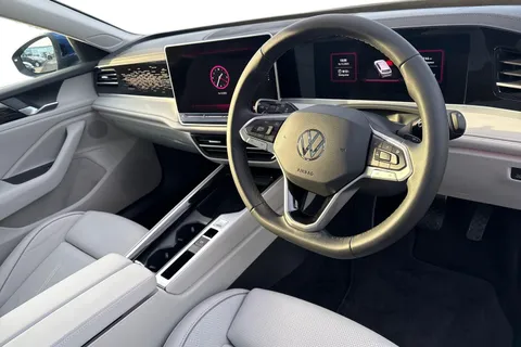 MJ75JTV Volkswagen Passat 1.5 TSI eHybrid 272 Elegance 5dr DSG **TOW BAR + LEATHER INTERIOR + 19' LEE Thumbnail #13
