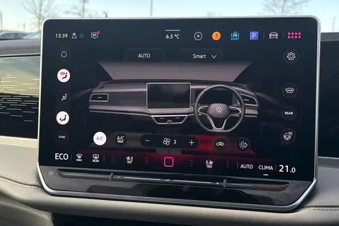 MJ75JTV Volkswagen Passat 1.5 TSI eHybrid 272 Elegance 5dr DSG **TOW BAR + LEATHER INTERIOR + 19' LEE Thumbnail #21