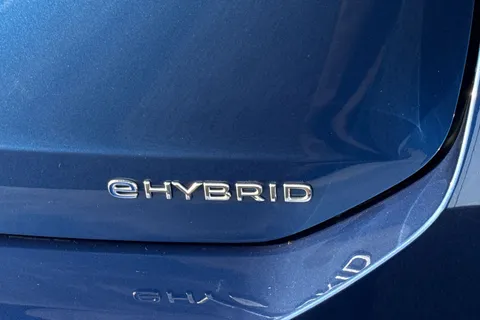 MJ75JTV Volkswagen Passat 1.5 TSI eHybrid 272 Elegance 5dr DSG **TOW BAR + LEATHER INTERIOR + 19' LEE Thumbnail #24