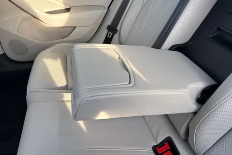 MJ75JTV Volkswagen Passat 1.5 TSI eHybrid 272 Elegance 5dr DSG **TOW BAR + LEATHER INTERIOR + 19' LEE Thumbnail #28