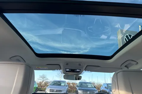 MJ75JTV Volkswagen Passat 1.5 TSI eHybrid 272 Elegance 5dr DSG **TOW BAR + LEATHER INTERIOR + 19' LEE Thumbnail #30