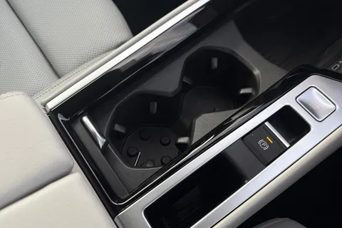 MJ75JTV Volkswagen Passat 1.5 TSI eHybrid 272 Elegance 5dr DSG **TOW BAR + LEATHER INTERIOR + 19' LEE Thumbnail #37