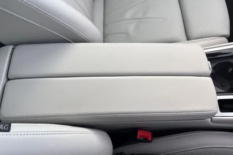 MJ75JTV Volkswagen Passat 1.5 TSI eHybrid 272 Elegance 5dr DSG **TOW BAR + LEATHER INTERIOR + 19' LEE Thumbnail #38