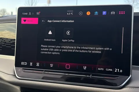 MJ75JTV Volkswagen Passat 1.5 TSI eHybrid 272 Elegance 5dr DSG **TOW BAR + LEATHER INTERIOR + 19' LEE Thumbnail #39