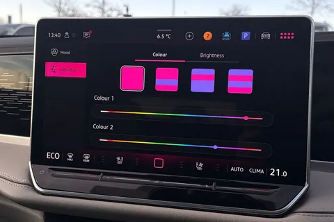 MJ75JTV Volkswagen Passat 1.5 TSI eHybrid 272 Elegance 5dr DSG **TOW BAR + LEATHER INTERIOR + 19' LEE Thumbnail #41