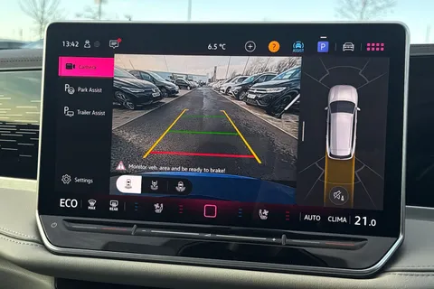 MJ75JTV Volkswagen Passat 1.5 TSI eHybrid 272 Elegance 5dr DSG **TOW BAR + LEATHER INTERIOR + 19' LEE Thumbnail #43