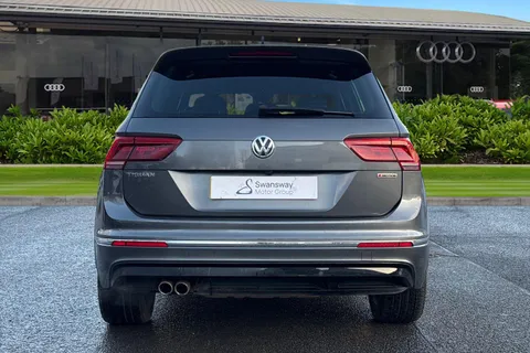 PE20PKF Volkswagen Tiguan 2.0 TSI R-Line Tech DSG 4Motion Euro 6 (s/s) 5dr Thumbnail #4