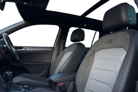 PE20PKF Volkswagen Tiguan 2.0 TSI R-Line Tech DSG 4Motion Euro 6 (s/s) 5dr Thumbnail #15