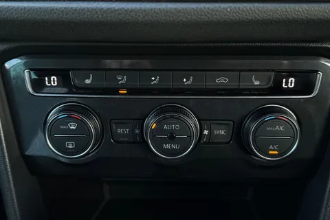 PE20PKF Volkswagen Tiguan 2.0 TSI R-Line Tech DSG 4Motion Euro 6 (s/s) 5dr Thumbnail #21