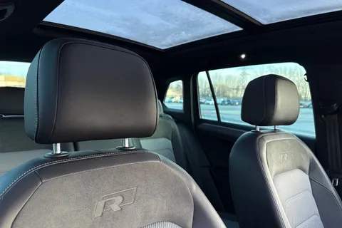 PE20PKF Volkswagen Tiguan 2.0 TSI R-Line Tech DSG 4Motion Euro 6 (s/s) 5dr Thumbnail #23