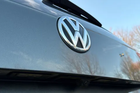 PE20PKF Volkswagen Tiguan 2.0 TSI R-Line Tech DSG 4Motion Euro 6 (s/s) 5dr Thumbnail #25