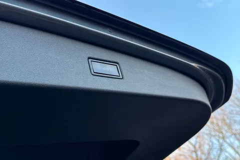 PE20PKF Volkswagen Tiguan 2.0 TSI R-Line Tech DSG 4Motion Euro 6 (s/s) 5dr Thumbnail #27