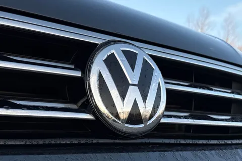 PE20PKF Volkswagen Tiguan 2.0 TSI R-Line Tech DSG 4Motion Euro 6 (s/s) 5dr Thumbnail #28