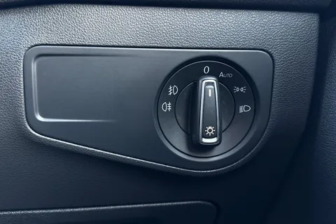 PE20PKF Volkswagen Tiguan 2.0 TSI R-Line Tech DSG 4Motion Euro 6 (s/s) 5dr Thumbnail #30