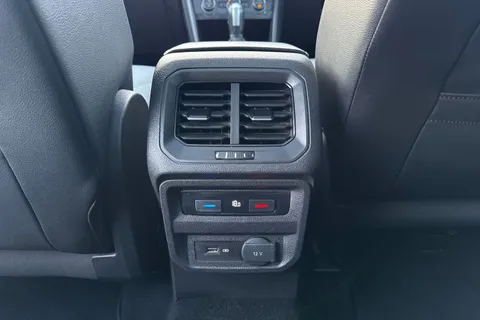 PE20PKF Volkswagen Tiguan 2.0 TSI R-Line Tech DSG 4Motion Euro 6 (s/s) 5dr Thumbnail #34