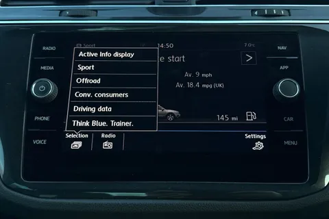 PE20PKF Volkswagen Tiguan 2.0 TSI R-Line Tech DSG 4Motion Euro 6 (s/s) 5dr Thumbnail #40