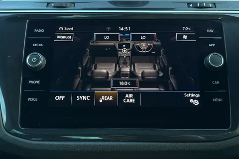 PE20PKF Volkswagen Tiguan 2.0 TSI R-Line Tech DSG 4Motion Euro 6 (s/s) 5dr Thumbnail #42