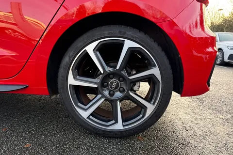 DN72RFL Audi A1 Black Edition 30 TFSI 110 PS 6-speed Thumbnail #12