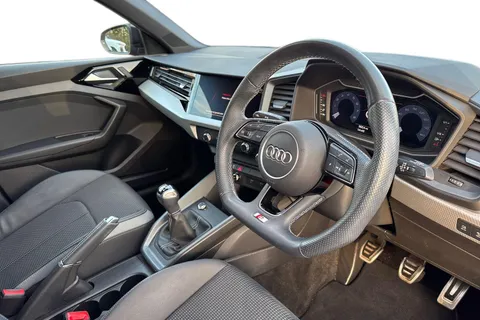 DN72RFL Audi A1 Black Edition 30 TFSI 110 PS 6-speed Thumbnail #14