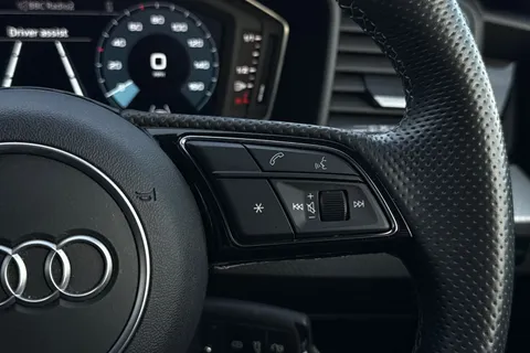 DN72RFL Audi A1 Black Edition 30 TFSI 110 PS 6-speed Thumbnail #34