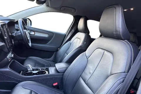 BK70HDG Volvo Xc40 2.0 B4 MHEV Inscription Auto Euro 6 (s/s) 5dr Thumbnail #17