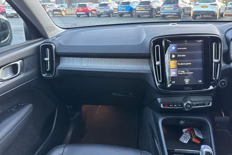 BK70HDG Volvo Xc40 2.0 B4 MHEV Inscription Auto Euro 6 (s/s) 5dr Thumbnail #21