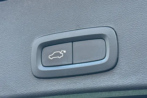 BK70HDG Volvo Xc40 2.0 B4 MHEV Inscription Auto Euro 6 (s/s) 5dr Thumbnail #32