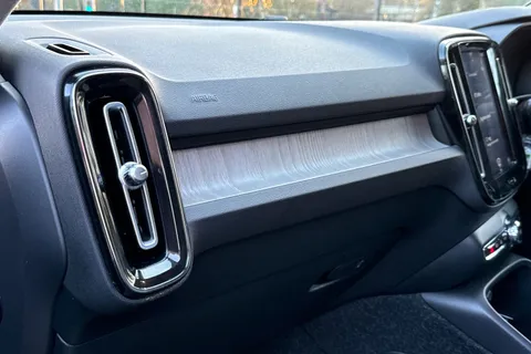 BK70HDG Volvo Xc40 2.0 B4 MHEV Inscription Auto Euro 6 (s/s) 5dr Thumbnail #35