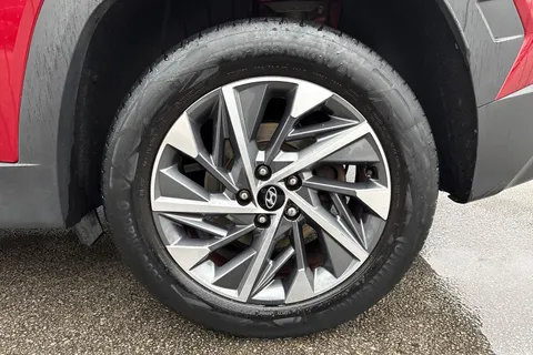 DG71EYL Hyundai Tucson 1.6 TGDi Premium 5dr 2WD Thumbnail #11