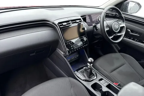 DG71EYL Hyundai Tucson 1.6 TGDi Premium 5dr 2WD Thumbnail #15