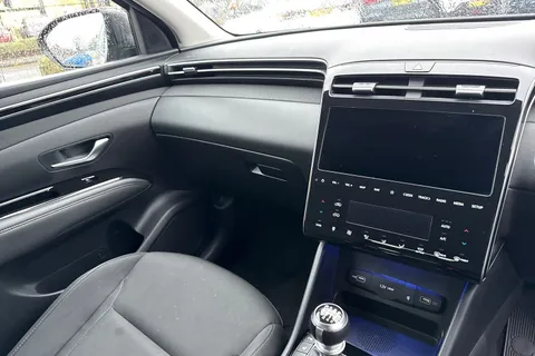 DG71EYL Hyundai Tucson 1.6 TGDi Premium 5dr 2WD Thumbnail #20