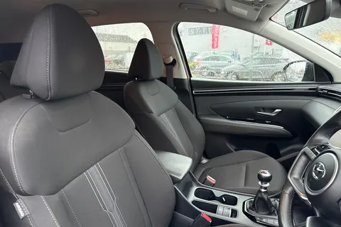 DG71EYL Hyundai Tucson 1.6 TGDi Premium 5dr 2WD Thumbnail #24