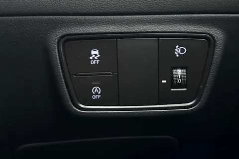 DG71EYL Hyundai Tucson 1.6 TGDi Premium 5dr 2WD Thumbnail #38