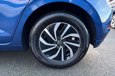 DG73JYV Volkswagen Polo 1.0 TSI Life 5dr | Parking Sensors | ACC Thumbnail #11